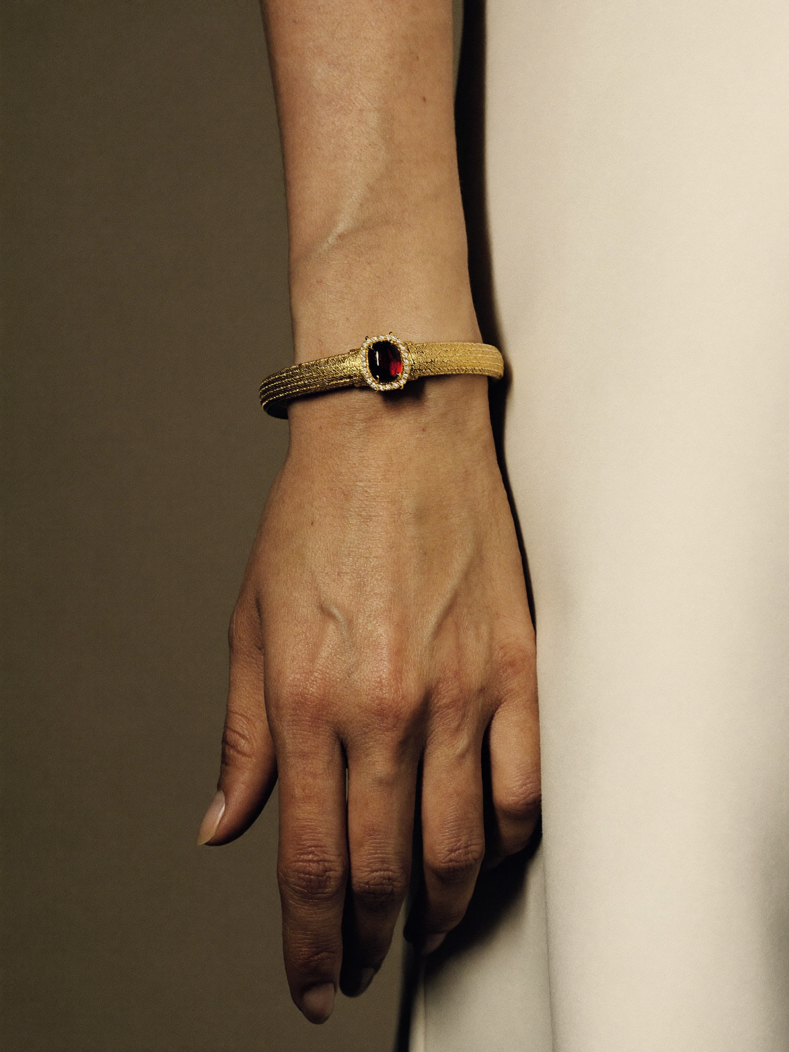 Pulseira Granada · Rede JLópez · ouro 18k com granada natural brasileira